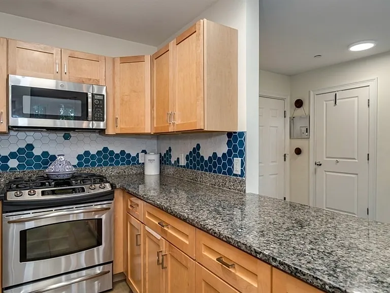 4040 Washington St #1 — Photo 3