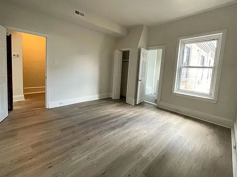 2037 Spring Garden St #3FF — Photo 10