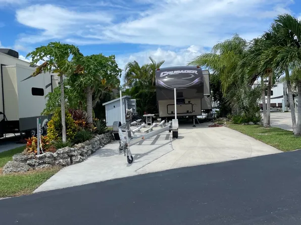 150 Smallwood Dr #35, Chokoloskee, FL 34138