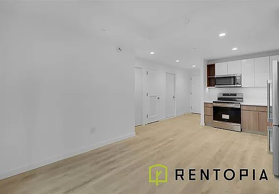 3rd image of 87 Commercial St #1928N