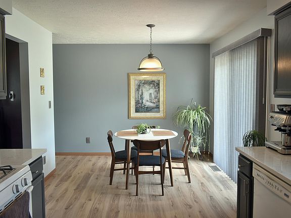 4th image of 2610 Bluffside Dr