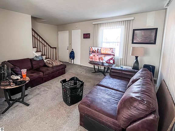 5th image of 2205 State St #2205