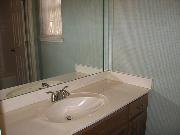 3rd image of 14 Haner Ct
