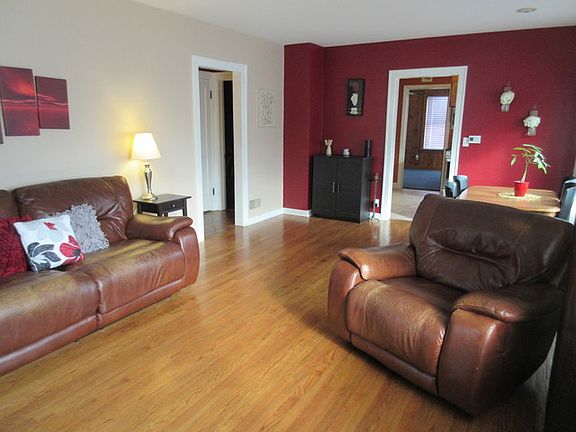 3rd image of 135 N Crest Ave