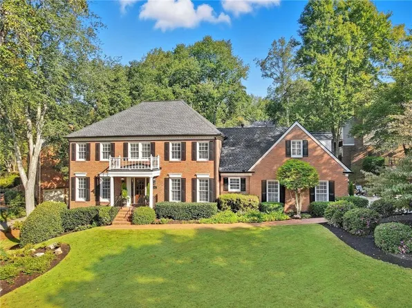 575 Fourth Fairway Dr, Roswell, GA 30076