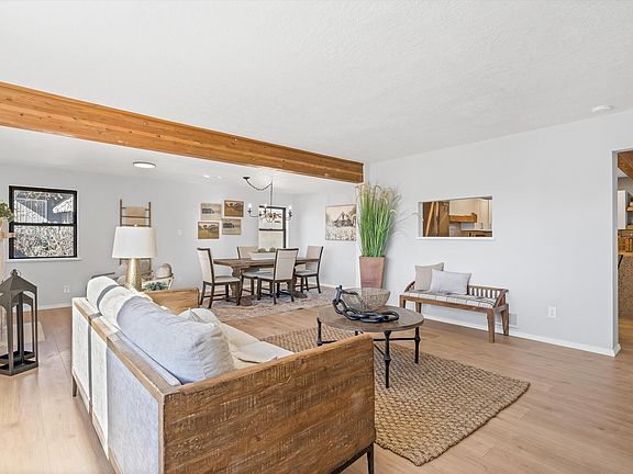 2nd image of 3010 Solano Dr NE