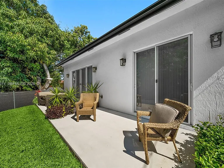 2962 NW 10th Ct — Photo 15