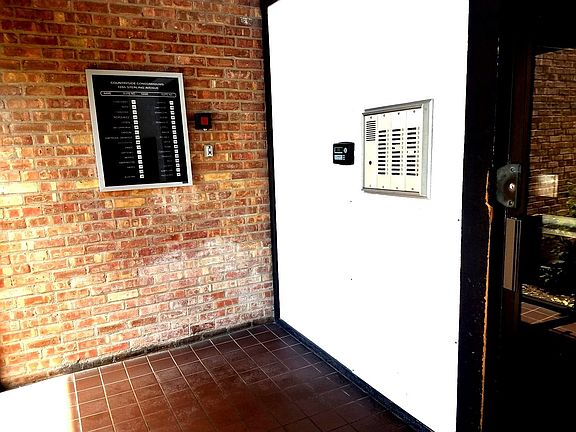 3rd image of 1255 N Sterling Ave Unit 214