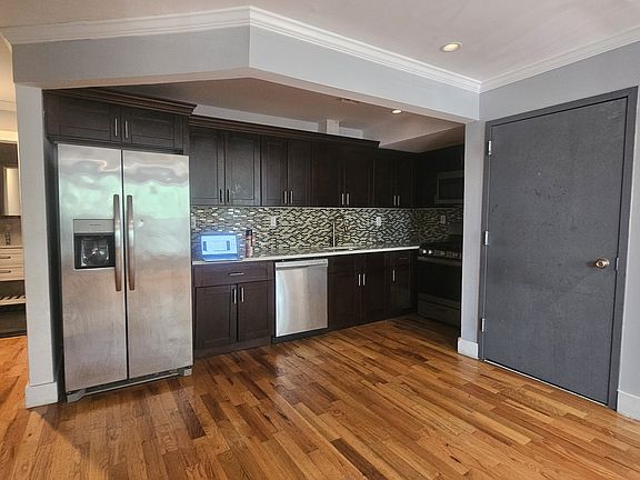 3rd image of 104-52 164th St #2