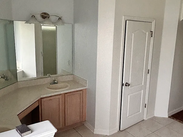 51 Randolph Dr — Photo 8
