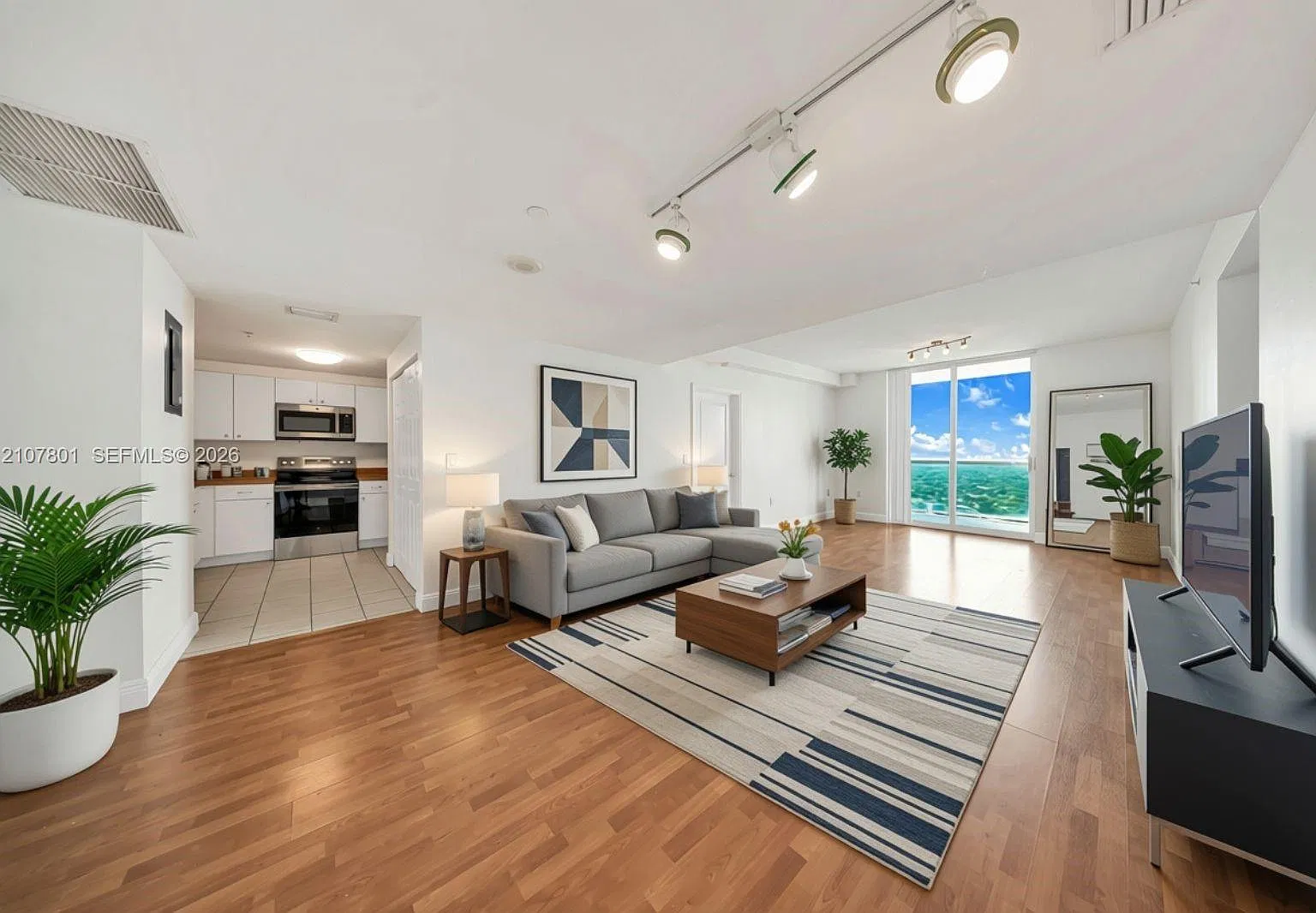 Vue At Brickell Condo — Photo 3