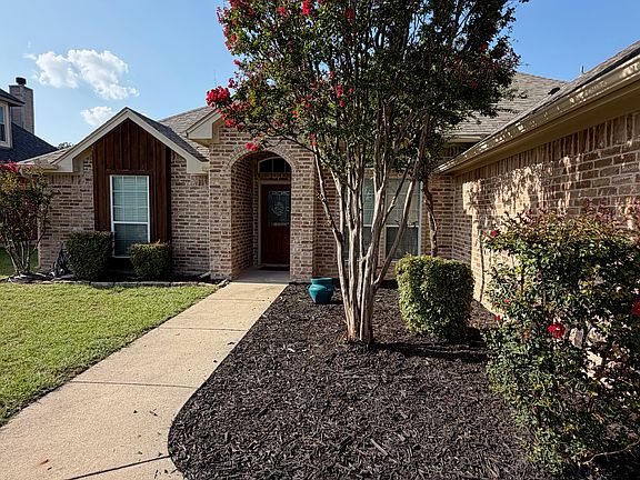 3rd image of 119 Clyde Dr