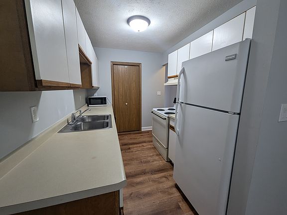 4th image of 8333 Autumnwood Dr #C
