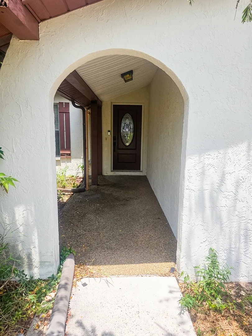 2 bedroom 2 bathroom Fully Fenced in Yard — Photo 3