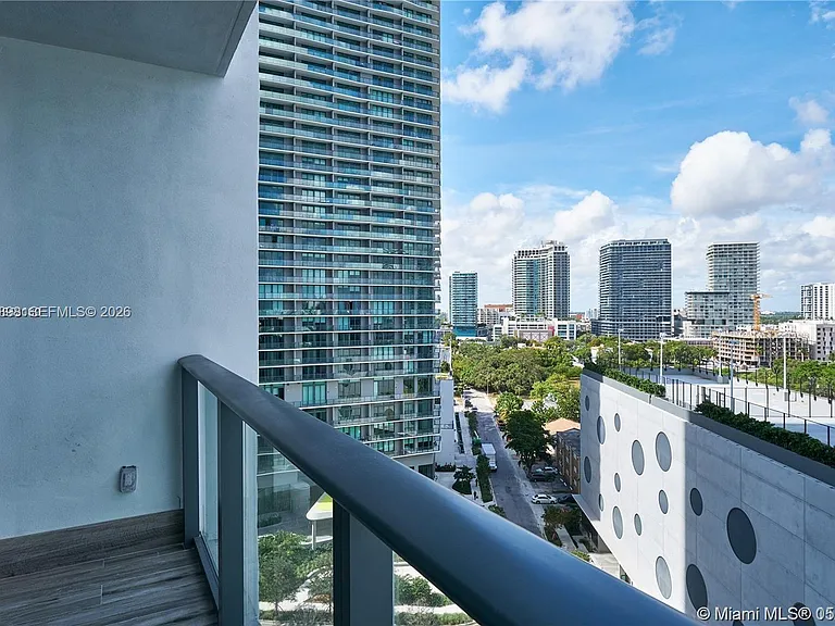 650 NE 32nd St #1208 — Photo 16