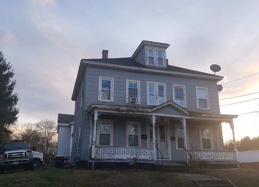 399 Water St, Clinton, MA 01510 Zillow