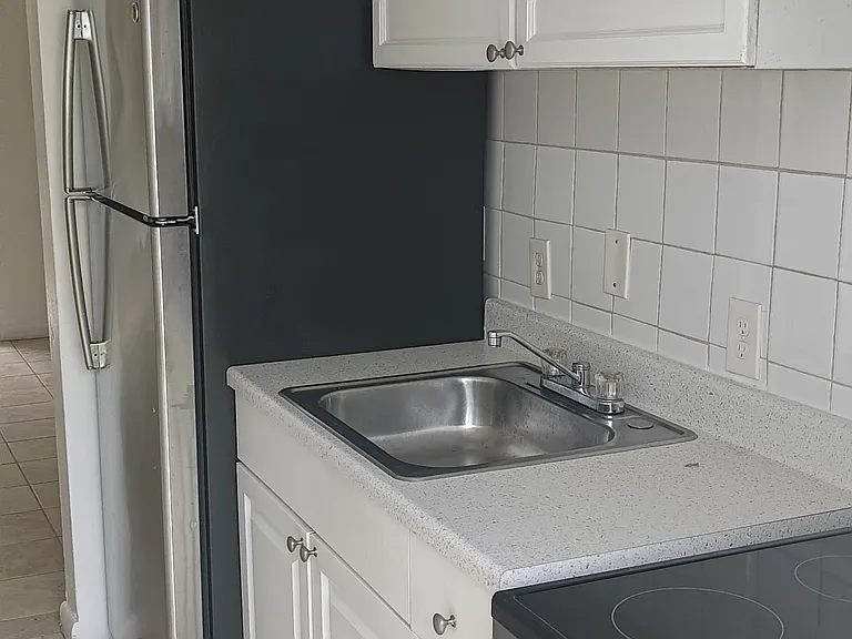 436 NW 15th Way #A — Photo 2