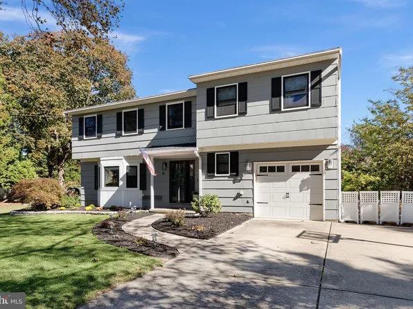 12 Hope Valley Dr, Cranbury, NJ 08512
