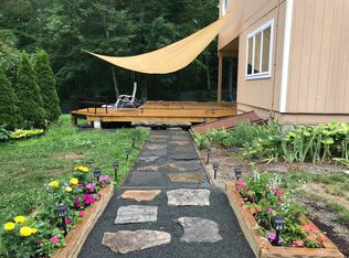 135 Packardville Rd, Pelham, MA 01002