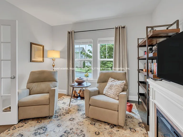 4937 Riverbank Dr — Photo 14