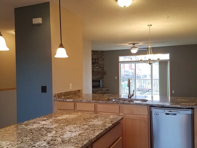 11749 Emery Village Dr N — Photo 4