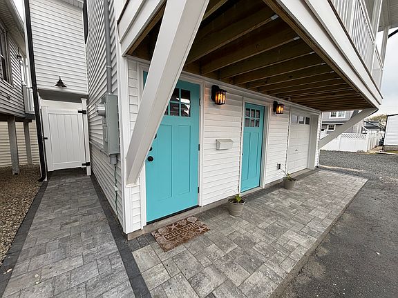 2nd image of 1706 B St