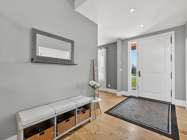 18 Walnut Dr — Photo 3