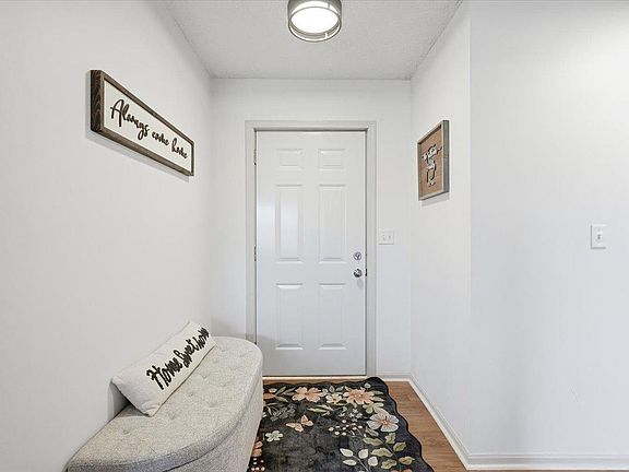 3rd image of 1323 216th Ave