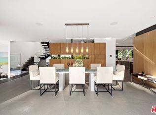 10558 Fontenelle Way, Los Angeles, CA 90077