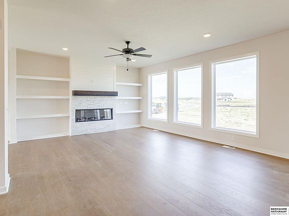 5th image of 20702 Kansas Ave