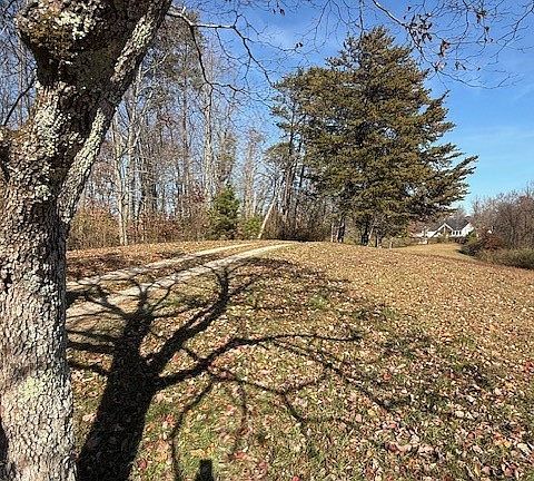 2nd image of 329 Plantation Rd