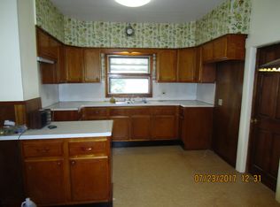 415 Hull St, Sharon, PA 16146