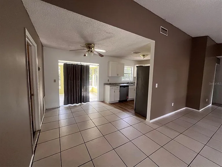 214 Bluefield Ave — Photo 4