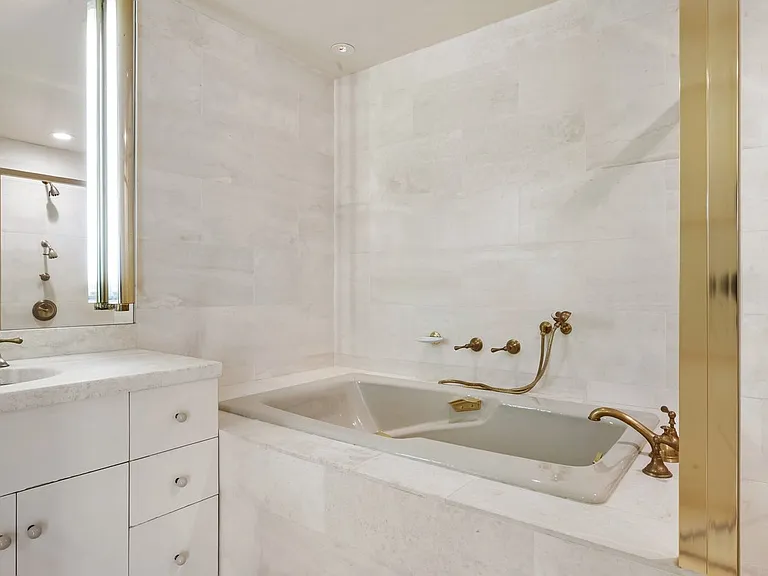 611 Washington St #2305 — Photo 26