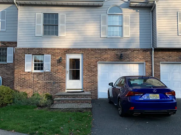 53 Jaime Ct, Morris Plains, NJ 07950
