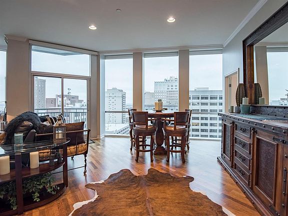 4th image of 500 Throckmorton St APT 1512