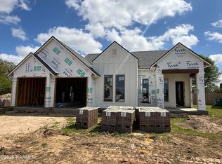 721 Whispering Meadows Rd, Broussard, LA 70518