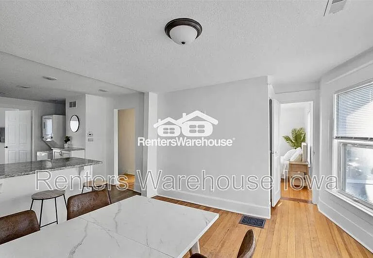 544 36th St #2 — Photo 5