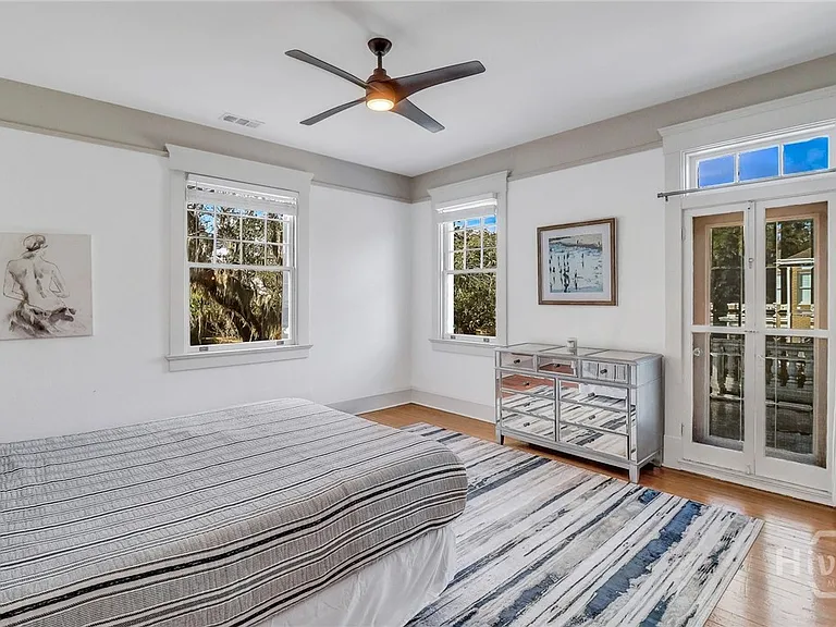 602 E Victory Dr — Photo 31