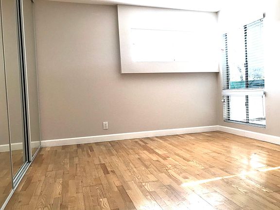 4th image of 360 S Euclid Ave Unit 221