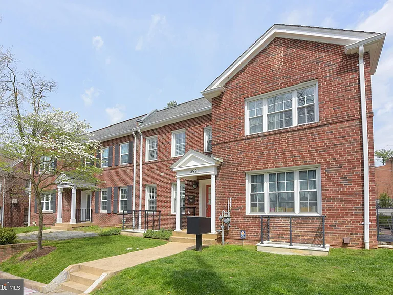 3921 Fulton St NW #3 — Photo 2