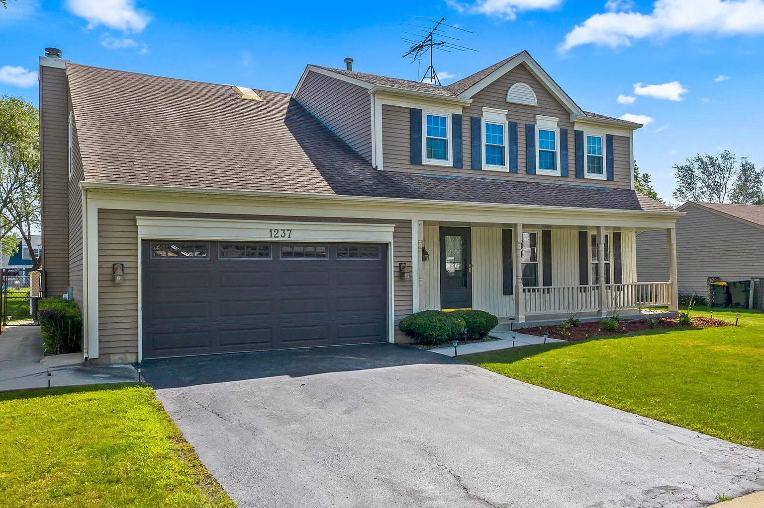 1237 Portchester Cir photo 1