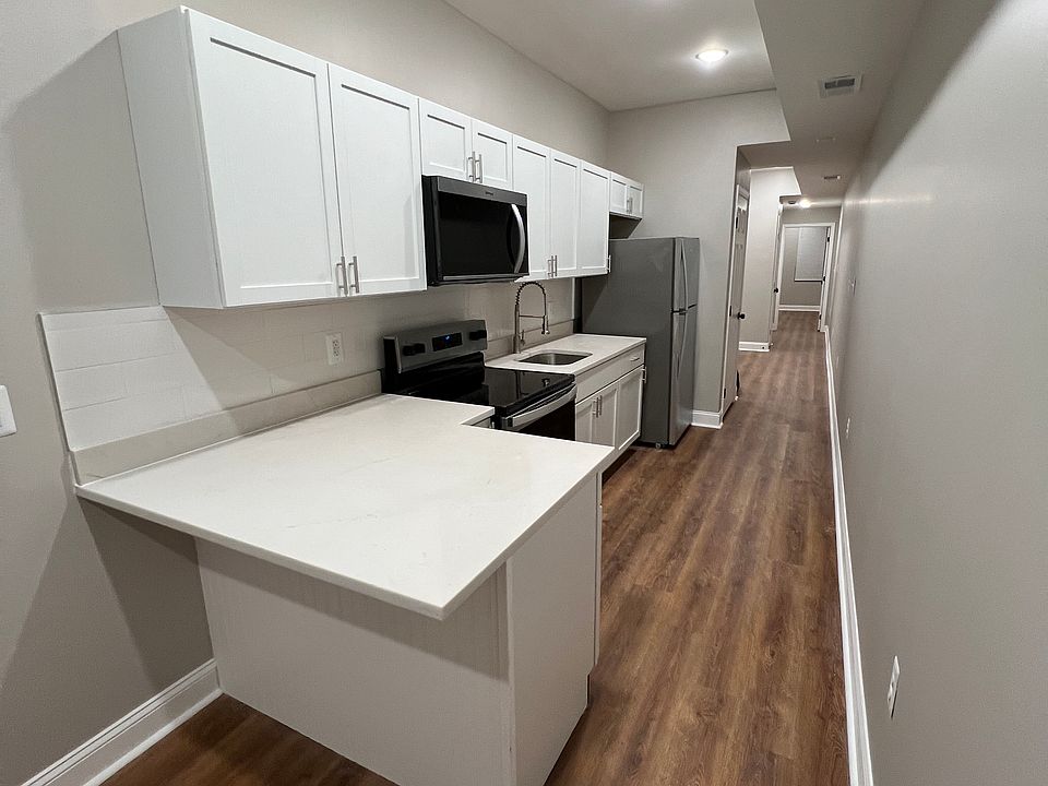 Kitchen with Dining Bar Counter