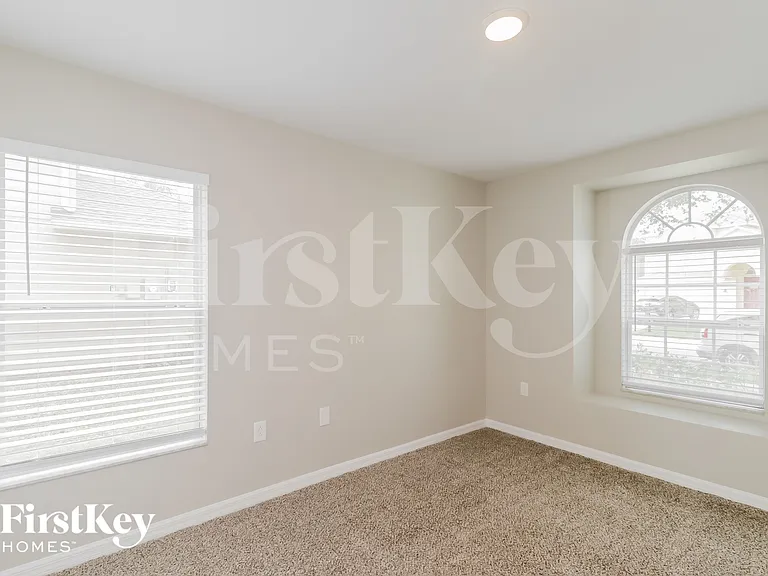 18416 Cypress Bay Pkwy — Photo 12