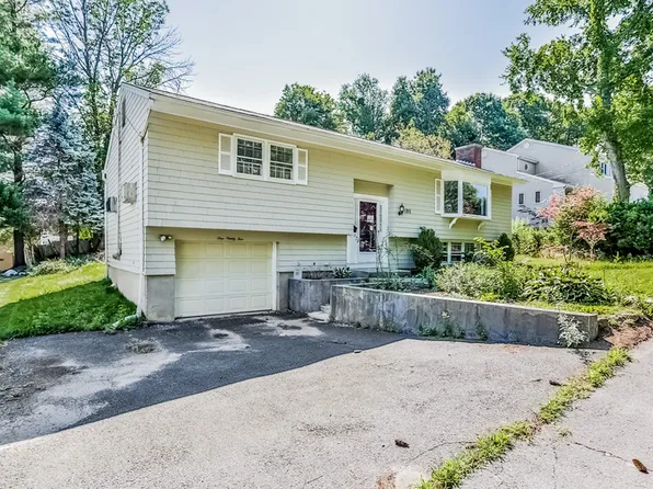 195 Capewell Ave, Waterbury, CT 06708