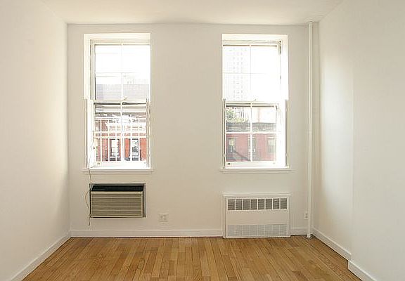 3rd image of 1566 2nd Ave APT 4F
