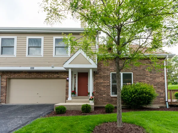 8013 Barrymore Dr, Darien, IL 60561