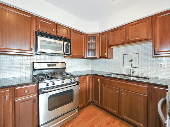 5th image of 47 Humbert St Floor 2