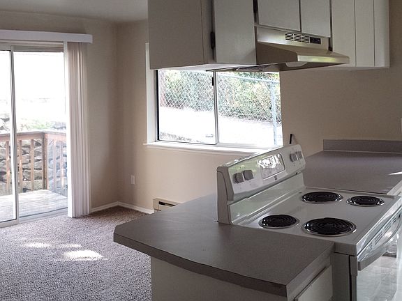 2nd image of 5307 S Alder St #B