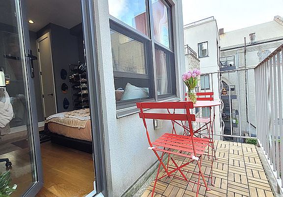 3rd image of 139 W 123rd St #4C
